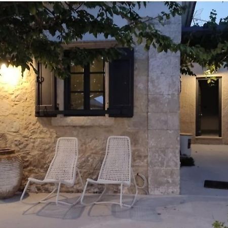 Villa Aiolia Kondoyenádha Extérieur photo