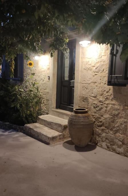 Villa Aiolia Kondoyenádha Extérieur photo