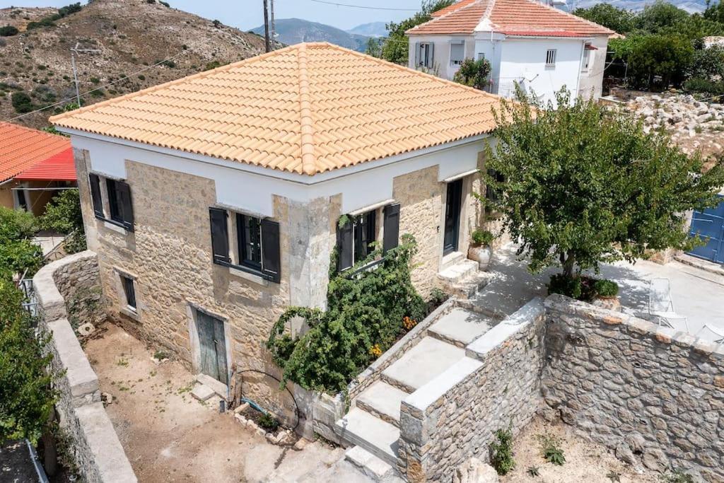 Villa Aiolia Kondoyenádha Extérieur photo
