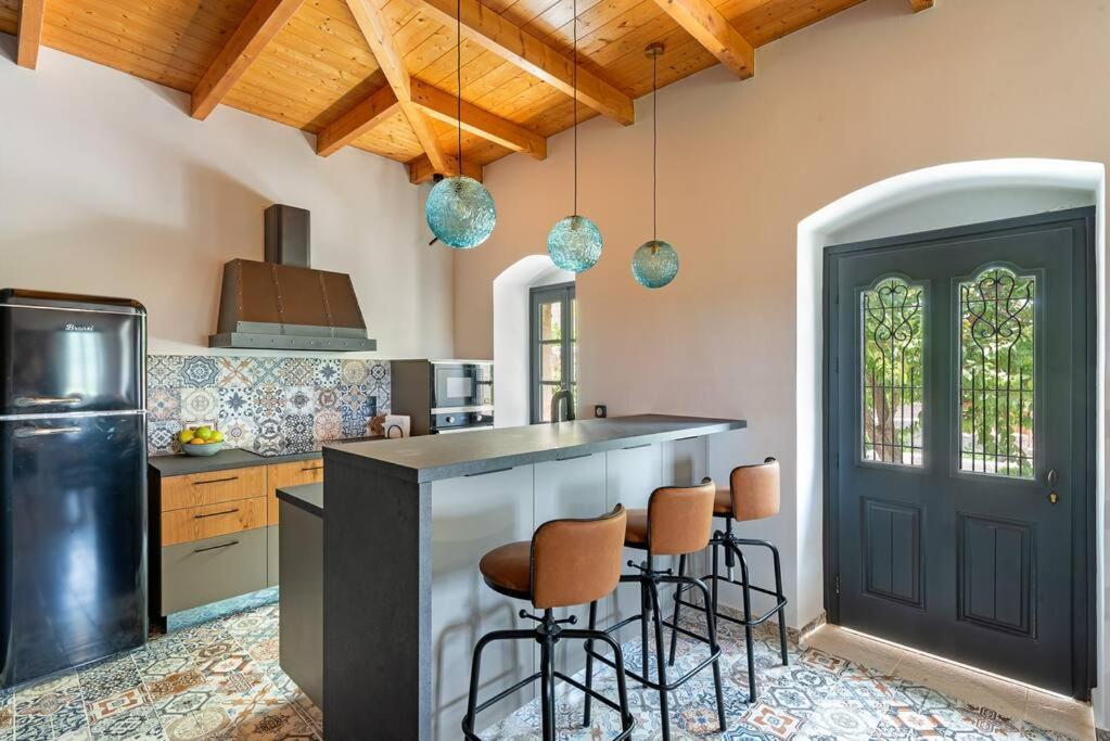Villa Aiolia Kondoyenádha Extérieur photo
